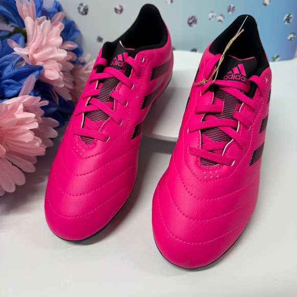 ⚽️ SALE ADIDAS PINK SOCCER CLEATS - Picture 3 of 9